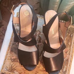 Wedged heels sandals